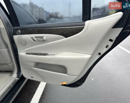 Серый Лексус ЛС, объемом двигателя 4.6 л и пробегом 323 тыс. км за 10400 $, фото 21 на Automoto.ua