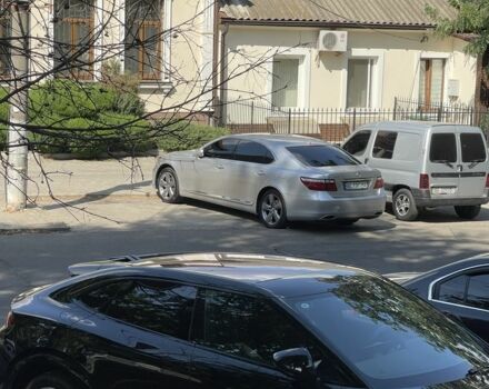 Серый Лексус ЛС, объемом двигателя 4.6 л и пробегом 190 тыс. км за 10499 $, фото 2 на Automoto.ua