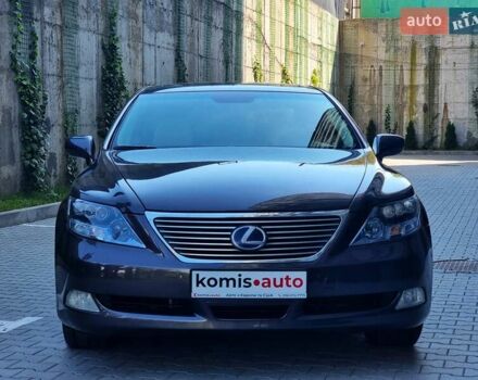 Серый Лексус ЛС, объемом двигателя 4.97 л и пробегом 237 тыс. км за 16999 $, фото 2 на Automoto.ua