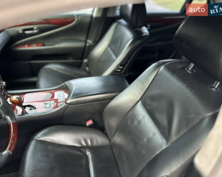 Серый Лексус ЛС, объемом двигателя 4.99 л и пробегом 220 тыс. км за 7000 $, фото 10 на Automoto.ua
