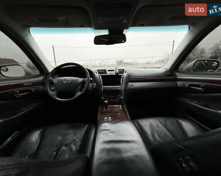 Серый Лексус ЛС, объемом двигателя 4.6 л и пробегом 230 тыс. км за 8500 $, фото 6 на Automoto.ua