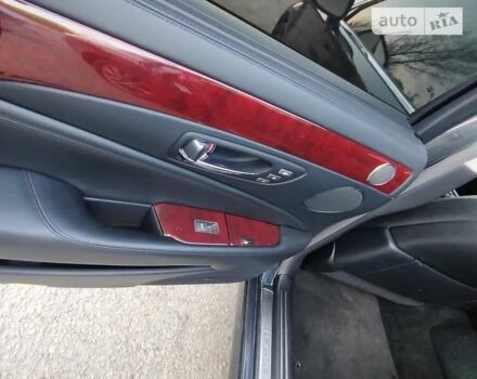 Серый Лексус ЛС, объемом двигателя 5 л и пробегом 380 тыс. км за 13900 $, фото 11 на Automoto.ua