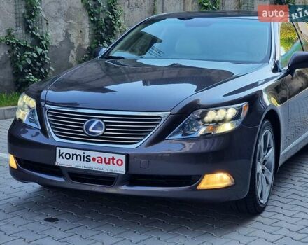 Серый Лексус ЛС, объемом двигателя 4.97 л и пробегом 237 тыс. км за 16999 $, фото 10 на Automoto.ua