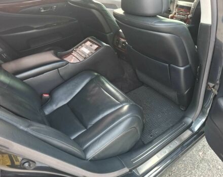 Серый Лексус ЛС, объемом двигателя 5 л и пробегом 340 тыс. км за 14500 $, фото 2 на Automoto.ua