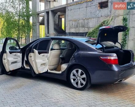 Серый Лексус ЛС, объемом двигателя 4.97 л и пробегом 237 тыс. км за 16999 $, фото 94 на Automoto.ua