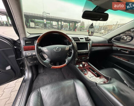 Серый Лексус ЛС, объемом двигателя 4.6 л и пробегом 116 тыс. км за 11700 $, фото 30 на Automoto.ua