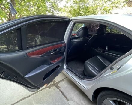 Серый Лексус ЛС, объемом двигателя 4.6 л и пробегом 190 тыс. км за 10499 $, фото 14 на Automoto.ua