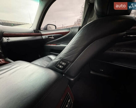 Серый Лексус ЛС, объемом двигателя 4.6 л и пробегом 116 тыс. км за 11700 $, фото 35 на Automoto.ua