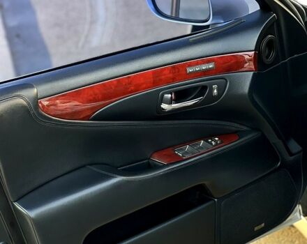 Серый Лексус ЛС, объемом двигателя 4.6 л и пробегом 220 тыс. км за 11000 $, фото 11 на Automoto.ua