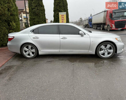 Серый Лексус ЛС, объемом двигателя 4.61 л и пробегом 216 тыс. км за 12800 $, фото 12 на Automoto.ua