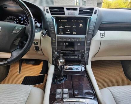 Сірий Лексус ЛС, об'ємом двигуна 5 л та пробігом 237 тис. км за 17999 $, фото 10 на Automoto.ua