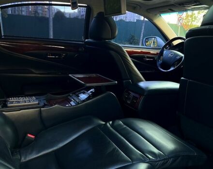 Серый Лексус ЛС, объемом двигателя 4.6 л и пробегом 220 тыс. км за 11000 $, фото 8 на Automoto.ua