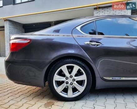 Серый Лексус ЛС, объемом двигателя 4.97 л и пробегом 237 тыс. км за 16999 $, фото 88 на Automoto.ua