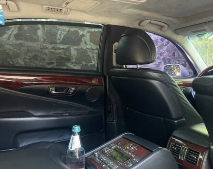 Серый Лексус ЛС, объемом двигателя 4.6 л и пробегом 190 тыс. км за 10499 $, фото 8 на Automoto.ua