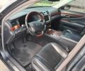 Серый Лексус ЛС, объемом двигателя 5 л и пробегом 340 тыс. км за 14500 $, фото 15 на Automoto.ua