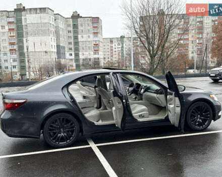 Серый Лексус ЛС, объемом двигателя 4.6 л и пробегом 323 тыс. км за 10400 $, фото 26 на Automoto.ua