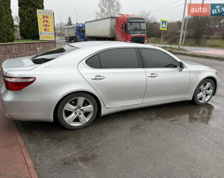 Серый Лексус ЛС, объемом двигателя 4.61 л и пробегом 216 тыс. км за 12800 $, фото 19 на Automoto.ua