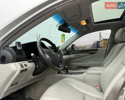 Серый Лексус ЛС, объемом двигателя 4.61 л и пробегом 216 тыс. км за 12800 $, фото 41 на Automoto.ua