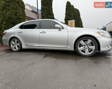 Серый Лексус ЛС, объемом двигателя 4.61 л и пробегом 216 тыс. км за 12800 $, фото 15 на Automoto.ua