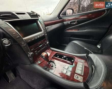 Серый Лексус ЛС, объемом двигателя 4.6 л и пробегом 116 тыс. км за 11700 $, фото 29 на Automoto.ua