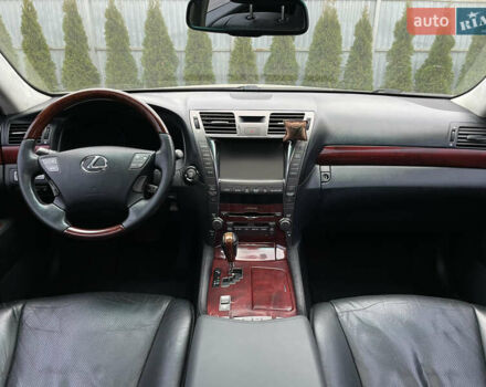 Серый Лексус ЛС, объемом двигателя 4.6 л и пробегом 195 тыс. км за 9950 $, фото 22 на Automoto.ua