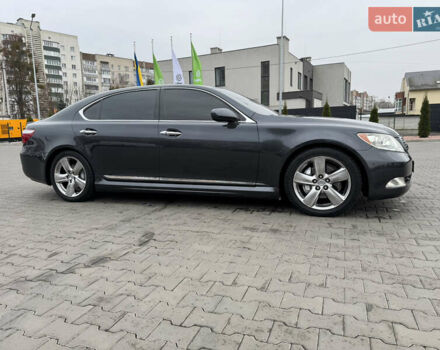 Серый Лексус ЛС, объемом двигателя 4.6 л и пробегом 116 тыс. км за 11700 $, фото 3 на Automoto.ua
