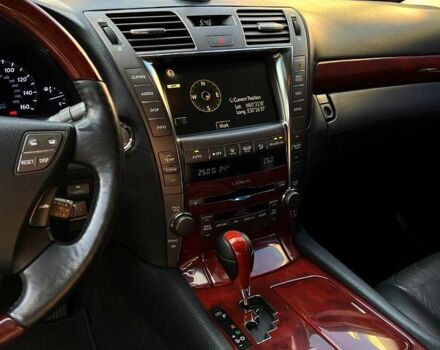 Серый Лексус ЛС, объемом двигателя 4.6 л и пробегом 220 тыс. км за 11000 $, фото 9 на Automoto.ua