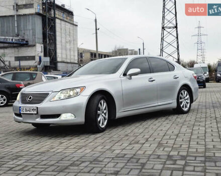 Серый Лексус ЛС, объемом двигателя 4.61 л и пробегом 290 тыс. км за 9000 $, фото 9 на Automoto.ua
