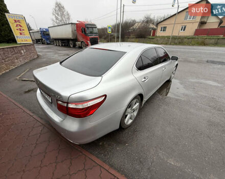 Серый Лексус ЛС, объемом двигателя 4.61 л и пробегом 216 тыс. км за 12800 $, фото 22 на Automoto.ua