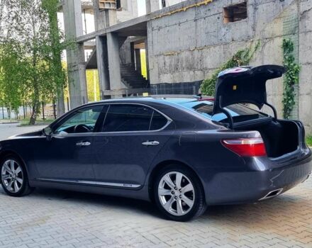 Сірий Лексус ЛС, об'ємом двигуна 5 л та пробігом 237 тис. км за 17999 $, фото 1 на Automoto.ua