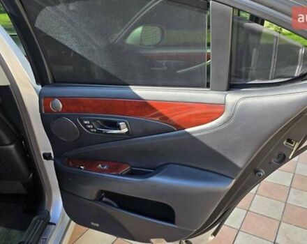 Серый Лексус ЛС, объемом двигателя 5 л и пробегом 280 тыс. км за 17999 $, фото 8 на Automoto.ua