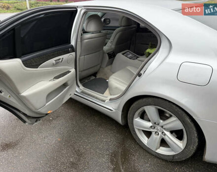 Серый Лексус ЛС, объемом двигателя 4.61 л и пробегом 216 тыс. км за 12800 $, фото 42 на Automoto.ua