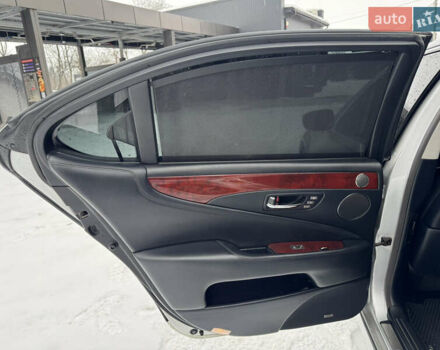 Серый Лексус ЛС, объемом двигателя 4.61 л и пробегом 240 тыс. км за 8500 $, фото 43 на Automoto.ua