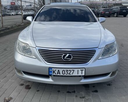 Серый Лексус ЛС, объемом двигателя 4.6 л и пробегом 200 тыс. км за 8516 $, фото 2 на Automoto.ua