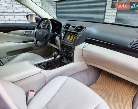 Серый Лексус ЛС, объемом двигателя 4.97 л и пробегом 237 тыс. км за 16999 $, фото 75 на Automoto.ua
