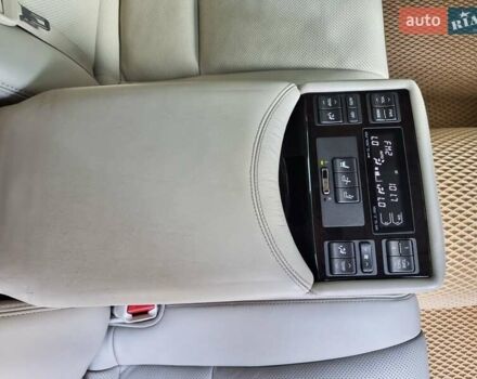 Серый Лексус ЛС, объемом двигателя 4.97 л и пробегом 237 тыс. км за 16999 $, фото 82 на Automoto.ua