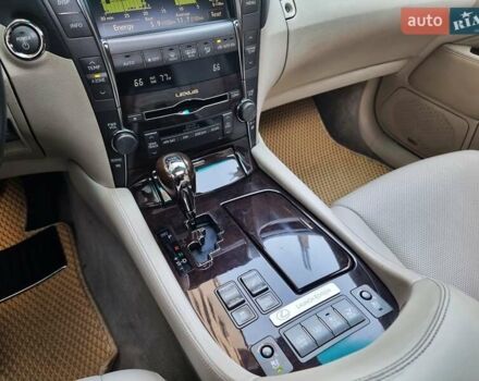 Серый Лексус ЛС, объемом двигателя 4.97 л и пробегом 237 тыс. км за 16999 $, фото 41 на Automoto.ua