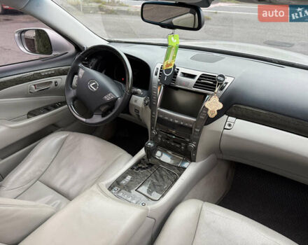 Серый Лексус ЛС, объемом двигателя 4.61 л и пробегом 216 тыс. км за 12800 $, фото 55 на Automoto.ua