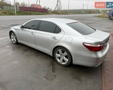 Серый Лексус ЛС, объемом двигателя 4.61 л и пробегом 216 тыс. км за 12800 $, фото 33 на Automoto.ua