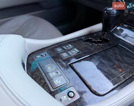 Сірий Лексус ЛС, об'ємом двигуна 4.61 л та пробігом 323 тис. км за 12500 $, фото 15 на Automoto.ua