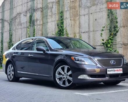 Серый Лексус ЛС, объемом двигателя 4.97 л и пробегом 237 тыс. км за 16999 $, фото 7 на Automoto.ua