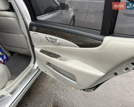 Серый Лексус ЛС, объемом двигателя 4.61 л и пробегом 216 тыс. км за 12800 $, фото 53 на Automoto.ua