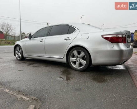 Серый Лексус ЛС, объемом двигателя 4.61 л и пробегом 216 тыс. км за 12800 $, фото 32 на Automoto.ua