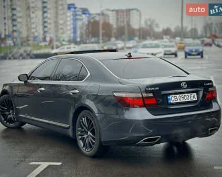 Серый Лексус ЛС, объемом двигателя 4.6 л и пробегом 323 тыс. км за 10400 $, фото 4 на Automoto.ua