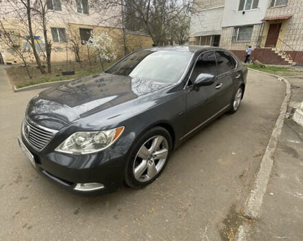 Серый Лексус ЛС, объемом двигателя 4.61 л и пробегом 293 тыс. км за 11500 $, фото 4 на Automoto.ua