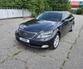 Серый Лексус ЛС, объемом двигателя 5 л и пробегом 380 тыс. км за 13900 $, фото 3 на Automoto.ua