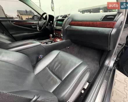 Серый Лексус ЛС, объемом двигателя 4.6 л и пробегом 116 тыс. км за 11700 $, фото 41 на Automoto.ua