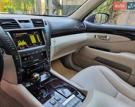 Серый Лексус ЛС, объемом двигателя 4.97 л и пробегом 237 тыс. км за 16999 $, фото 47 на Automoto.ua