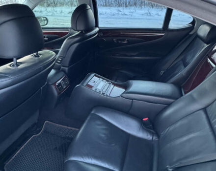 Сірий Лексус ЛС, об'ємом двигуна 4.61 л та пробігом 272 тис. км за 8000 $, фото 20 на Automoto.ua