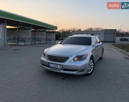Серый Лексус ЛС, объемом двигателя 4.61 л и пробегом 240 тыс. км за 9000 $, фото 1 на Automoto.ua